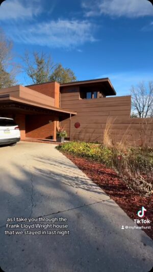 Myf Warhurst Instagram - A special treat for those asking for the full tour of the #franklloydwright #stillbend house. GET IN x