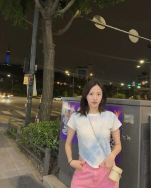 Na Hae-ryung Instagram - 여름에 두었다 🫶