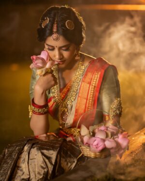 Nabha Natesh Instagram - Wishing everyone a happy Sankranthi 🦚
:
:
:

Styling @manogna_gollapudi

Photographer @pranil_chintewar

Saree @mavurisilks

Blouse @suvarnamandirbyrajsarepalli

Jewellery @lotus_silver_jewellery
@bcos_its_silver

Asst @meghanasrinivas30
@laavanyahh @praachi.98

Location: @passionate_studios