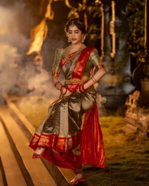 Nabha Natesh Instagram - Wishing everyone a happy Sankranthi 🦚
:
:
:

Styling @manogna_gollapudi

Photographer @pranil_chintewar

Saree @mavurisilks

Blouse @suvarnamandirbyrajsarepalli

Jewellery @lotus_silver_jewellery
@bcos_its_silver

Asst @meghanasrinivas30
@laavanyahh @praachi.98

Location: @passionate_studios