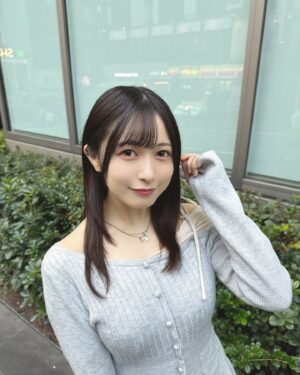 Nagisa Hayakawa Instagram - .
寒くてもオフショル可愛いから着ちゃう！
ここのお洋服、デザインから丈感までほんとにかわいい、、

#andmary