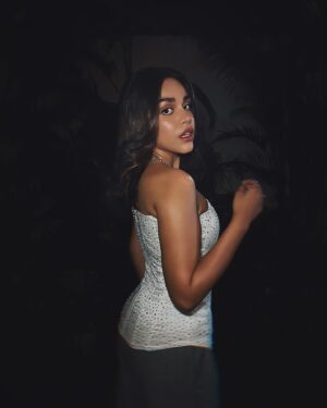 Naila Grrewal Instagram - Another chapter in this beautiful journey. So grateful for the recognition… honoured to be recognised as Rising Star of the Year - Female in Web Originals for Maamla Legal Hai. 
Let’s go 🧿💫🪩

Thank you 🙏🏼 @adgully 
.
.
.
.
.
.
#photooftheday #photography #grateful #awardsnight #maamlalegalhaionnetflix #maamlalegalhai #AnanyaShroff #thursday #mood #nailagrrewal