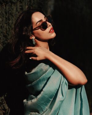 Naila Grrewal Instagram - Took my shawl off for a few minutes to take these 😅🩵✨

Wearing: @manishgharatofficial 
Styled by: @namrata.deepak_ 
Photos: @weddingflix.in