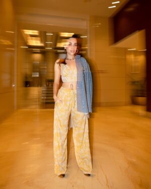 Naila Grrewal Instagram - Bolo? ✨ 

styled by: @namrata.deepak_
styling asst: @shareendeosthale 
wearing: @_otherlabel 
hmu: @danica_drego 
photography: @noblursbyshivam @dreamdraftfilms 
.
.
.
.
.
#photooftheday #photography #ishqvishkrebound #haze #ootd #caughtoffguard #rehmat #tuesday #mood #nailagrrewal