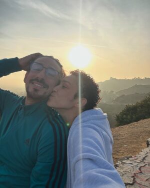 Naima Mora Instagram - Viajes alrededor del sol con mi amor @davidmichaelott
