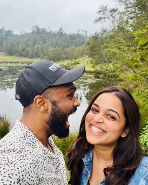 Nakshatra Murthy Instagram - Love is .. giving the last slice of pizza 🍕 when u don’t want to 😝
And yeah … I gave that slice to u @vijayviruz 🦥❤️
Love you so much Marito 
.
Happy Valentine’s Day 💘