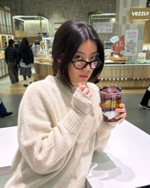 Nam Ji-hyun Instagram - 친구들이랑 2월