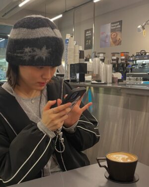 Nam Ji-hyun Instagram - 친구들이랑 2월