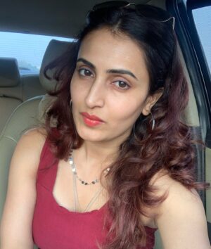 Namrata Gaikwad Instagram - What I find most interesting in fashion is that it has to reflect our time. You have to witness your own moment. #f #fyp ♥️