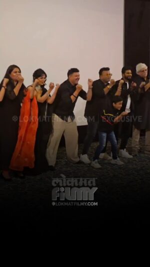 Namrata Sambherao Instagram - 'चिकी चिकी बुबुम बूम' सिनेमाच्या टीमने केली नुकत्याच लाँच झालेल्या टायटल साँगची हुक स्टेप 

#ChikiChikiBooboomBoom #Songlaunch #Team #Dance #Lokmatfilmy