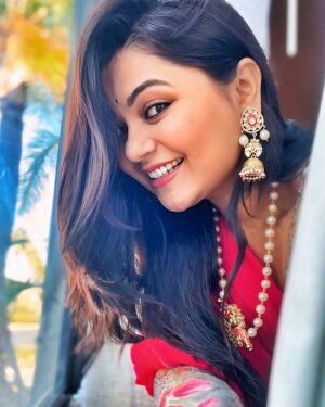 Namrata Sambherao Instagram - The eyes reflect what is in the heart and soul.❤️🥰
#eyes #happy #love #grattitude #actress #passion #throwback 

Jewelry: @moh_bymanali