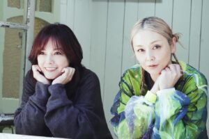 Nanase Aikawa Instagram - 私の30周年特別企画として
光文社『Flash』で対談コーナーを持たせてもらうことになりました😊
第一回目ゲストは、PUFFYのゆみちゃん☺️

出会いのあれこれ、一緒に作った音楽、私たち独特の関係、50才になる私たちの未来像なんかについても、ゆるーく語っておりますので良かったらみてね！
web版でも見れます♥️

BGMは2人で昔つくった
懐かしの『火をつけろベイビー』

衣装
@acuod_official 

#週刊FLASH  1月28日発売(1762号)

BIG BANG対談 第1回
#PUFFY
#吉村由美
#相川七瀬
#彼女と私の事情