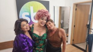 Nany People Instagram - Um mergulho de muita Emoção,  Amor e Gratidão!!!

Que presente voltar hj na casa que me projetou pro Brasil!

Amadas @xuxameneghel  e @patriciaabravanel  Obrigada pelos momentos Inesquesciveis que passamos hj!

Relembrando Histórias e nos reconectando com pessoas que Amamos !

Foi  lindo e inesquecível!

@pgmsilviosantos