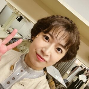 Nao Minamisawa Instagram - 舞台「No.9ー不滅の旋律ー」大千穐楽💐

今回初参加で、まだまだやれることがあるのでは…と思う日々でしたが、"毎公演自己ベスト更新"を目標にやっていました。
それプラス、白井さんの演出、吾郎さんや彩芽ちゃんの変化により、
一回一回発見があり、より良くなり、より深くなる。そんな演劇の面白さを改めて感じさせていただきました。

ナネッテ楽しかったです。
ありがとうございました！

#no9