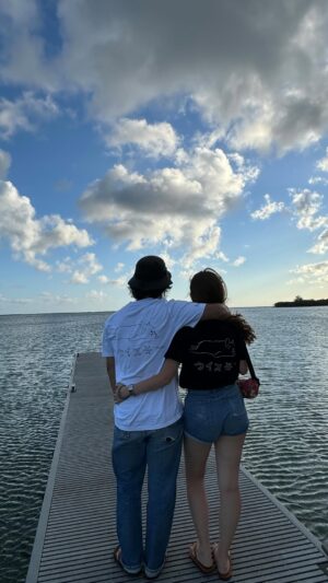 Naomi Lorraine Frank Instagram - .
.
2024年もたくさん笑って楽しんで幸せな年でした✨

来年からはもっともっと
最高になる予感しかしません。笑

今年も大変お世話になりました✨
来年もよろしくお願いします☺️❤️
.
.
#2024年#2024年振り返り