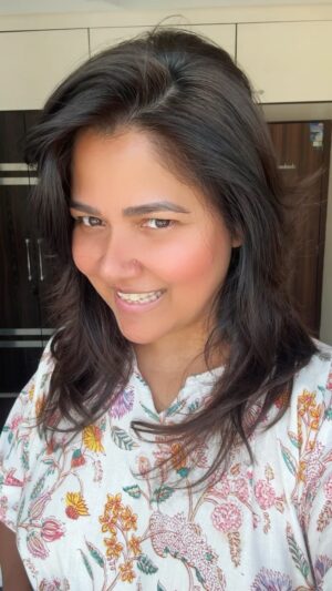 Narayani Shastri Instagram - Zara der lagegi 🙏🏽