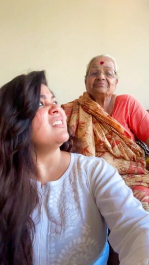 Narayani Shastri Instagram - Habit banana padta hai 🤓😆❤️
Happy mother’s day ❤️❤️❤️
Btw - Puri zindagi pitne ko tayyar hoon🥺