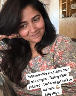 Narayani Shastri Instagram - It’s been so long that even my gonna has  become honna😆 pardon my typo. Excited and anxious both , to be back …..