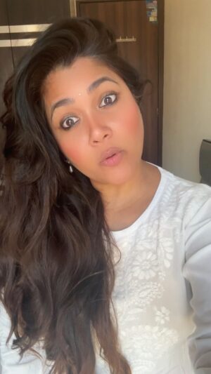 Narayani Shastri Instagram - Mera wala ….. bilaaady hell 🙄