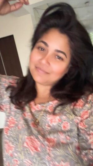 Narayani Shastri Instagram - Ilaaj ho chuka hai 🙏🏽