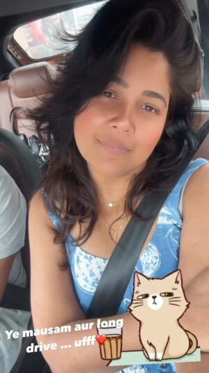 Narayani Shastri Instagram - Ye mausam ka jaadu hai 😍😍😍