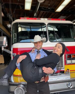 Natacha Karam Instagram - Happy Lonestar day!!
Season 5 - our final season- airs tonight. 
The wait is over!
❤️✨