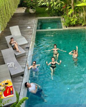 Natalia Ng Instagram - This one’s for life 🫶🏻 Truly a hens party to remember; especially when one has to pump & dump my 3 month old’s food source for 4 days straight 🤣 Just over 3litres of breastmilk as a measure of my love for our stunningly fabulous bride-to-be @leeyvonez 👰🏻‍♀️

Looking back at our friendship, we knew each other for probably half our lives now but I love how we grew circumstantially close over the years, solidifying our friendship even more through Covid. 

It was then that I had the real pleasure of knowing what an awesome (and unabashed) human being you are. As mentioned, witnessing your unique bond with each of your jimuis truly is a testament to your stellar character.

In our competitive industry, it’s not always easy to find close friends that can respect one another, give genuine support & keep it super real with each other and it’s so refreshing to have found this rare kinship with you. 

I love that despite our hectic & very misaligned life schedules, we somehow found the time to squeeze into each other’s lives keeping tabs on what’s going on. 

I especially love that we can somehow enjoy each other’s company in all sorts of situations, from our ad hoc and impressionable travels together, to a lot of (unique) late night activities—

And to now— a very impactful life event. It is with great love that I send you off most fittingly with a cheong hei captioned post— one I think you can appreciate because you are the biggest (hottest) Aunty I know.

May you enjoy marriage, motherhood, love, life & everything in between because you deserve it all and more 🥹 So happy you found that life long adventure you’ve been seeking for all this time, you adrenaline junkie! Love you @leeyvonnez 🫶🏻

PS, not even 100 carousel photo allowance could properly encapsulate this epic hens getaway (1000  and counting in our shared album 😅)