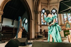 Natasha Khan Instagram - ‘The Dream of Delphi - Harp Visions’ began at this church performance I did with Lara Somogyi @laraharp, recreating songs from my album with her beautiful harp artistry.

The full collection of songs is coming this Friday 🕊️