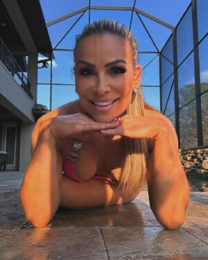 Nattie Neidhart-Wilson Instagram - when the sun hits just right…💛