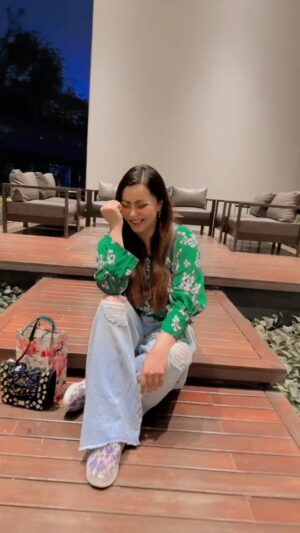 Nausheen Ali Sardar Instagram - #gigglesandlaughter