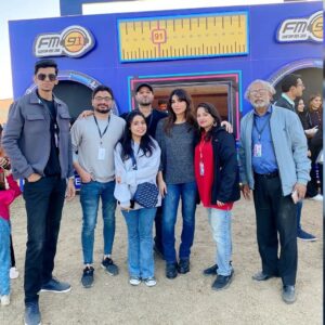 Naveen Waqar Instagram - Sunday check list: 
☑️hang at the radio booth with some of the coolest people I know
☑️ eat yummy food
☑️ play some awesome music. 
Yup. Life's good!
@fm91.official
.
.
.
.
#navinwaqar #sundayfunday