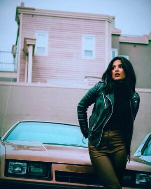 Navpreet Banga Instagram - wouldn’t life be so boring without art? 

Photo cred: @_vishal_712 

#Postoftheday #photooftheday #Vancouverartist #ArtistsofVancouver #BrownGirlLifts #SherniBanke #MakeArt