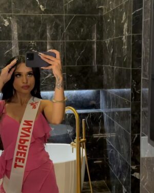 Navpreet Banga Instagram - pageant baby 💓💓 @missuniversecanada 

Download the @missuniversecanada app and vote “NAVPREET KAUR BANGA” 💖🙏🏻🍁 

#missuniverse #missuniverseCanada #WMK #welcomegala #beautyqueen #Waheguru 😇🙏🏻💖