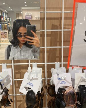 Navpreet Banga Instagram - quiet before the 🌩️⚡️⚡️✨