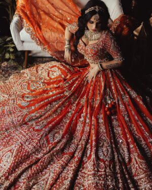 Navpreet Banga Instagram - “Elegance is the only beauty that never fades” -Audrey Hepburn

_____________________

Outfit and Jewellery: @lux.bridal_ 
Photography : @jdbrarphotography 
HMUA: @pristineallurestudio 
Decor: @saphhireeventdesign

Been patiently waiting to share this photoshoot with you for monthsss. Stay tuned for absolute fire 🥰🔥🔥🔥🔥 Shout out to @lux.bridal_ and @pristineallurestudio for making it a heart warming experience 🫶🏼🤍

#bridallehenga #newcollection #indianwedding #indianweddingdress #bride #desiweddings #sikhwedding #reels #weddinginspiration #goldlehenga #vancouverweddings #reception #desibride #bridalmakeup #makeupartist #wedmegood #destinationsedding #bridal #vouge