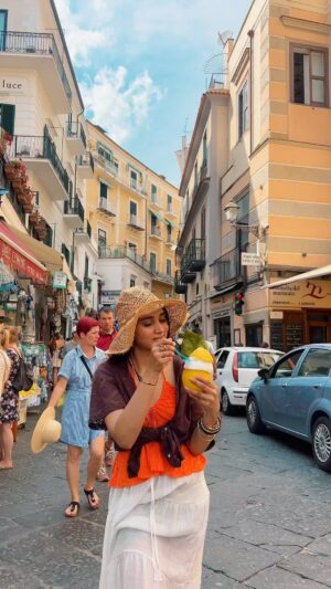 Neeha Riyaz Instagram - The girl who loves to explore food while travelling. ✈️ Where ever I go south Indian food is a must 😌🇫🇷🇮🇹🇳🇱💯

#explore #travelblogger #traveler #contentcreator #fashion #fashionblogger #fashionstyle #italy #amalficoast #prositano #capri #amsterdam #rome #romeitaly #paris #london #foodexplorer #lifestyle