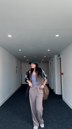 Neeha Riyaz Instagram - Fit check airport ✈️ 

#outfit #contentcreator #explore #fyp #london #fashion #ootd #grwm #grwmmakeup #outfitstyle #fitspo #fitstagram #fashionstyle #reelsinstagram #fashionstyle #fits #minimalstyle #minimalism #ootdfashion #fitcheck #airportstyle #travelblogger #airportfit #fitideas