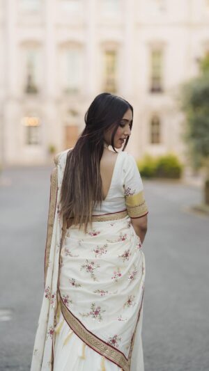 Neeha Riyaz Instagram - Bespoke kasavu fusion dhavani set from @t.g_designs_ 2024 occasion wear collection. 

celebrate your special events  with them✨

Outfit : @t.g_designs_ 
Jewellery: @emin_thahar_official 
Mua : @weggamakeover 
Camera : @muminamanulla 

Onamsaree, onamlookbook, Onam makeup, onamlook, onam2024, traditional look, fashion, makeup, 

#onam #onamlook #onammakeup #fashion #fashionstyle #fashionblogger #uk #london #contentcreator #traditional #traditionallook #lifestyle
