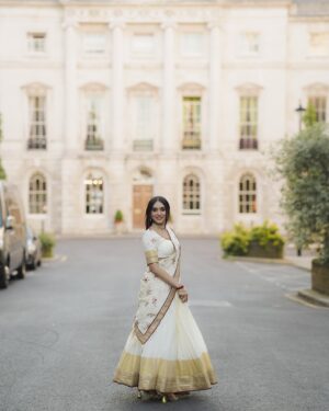 Neeha Riyaz Instagram - My favourite season of the year is coming..🌼🌻

Wearing: @t.g_designs_ 
Mua and photos by: @muminamanulla 
Jewellery : @emin_thahar_official 

#onam #onamlook #fashion #fashionstyle #fashionblogger #london #traditional #traditionalattire #fashionblogger #beauty #explore #