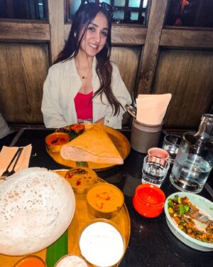 Neeha Riyaz Instagram - “I had a fine dining experience at  @hopperslondon. A must-have Sri Lankan 🇱🇰South Asian food. I must say it was the best food I’ve had so far. I tried their tasting menu with both non-veg and veg options.”

#london #foodporn #contentcreator #foodreview #uk #hopperslondon #ukfood #londonfoodblogger #foodexplorer #explore