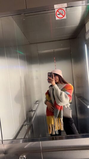 Neeha Riyaz Instagram - A day in my life working in London 🇬🇧✨ #asmr 

#explore #london #dayinmylife #contentcreator #asmr #contentcreator #working #dailyvlog #trending #lifestyle #asmrvideo #uk