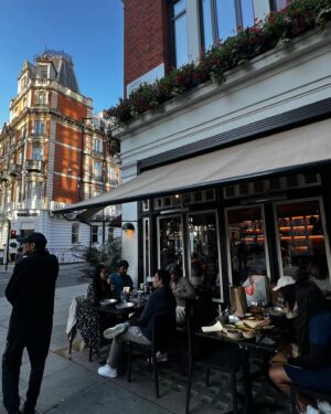 Neeha Riyaz Instagram - “I had a fine dining experience at  @hopperslondon. A must-have Sri Lankan 🇱🇰South Asian food. I must say it was the best food I’ve had so far. I tried their tasting menu with both non-veg and veg options.”

#london #foodporn #contentcreator #foodreview #uk #hopperslondon #ukfood #londonfoodblogger #foodexplorer #explore