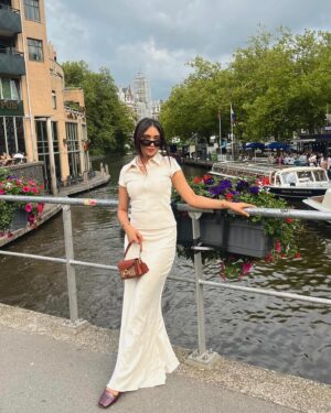 Neeha Riyaz Instagram - Amsterdam canals and tulips 🌷🚣✨🇳🇱

#explore #amsterdam #tulip #canals #netherlands #traveltheworld #travelblogger #fashion