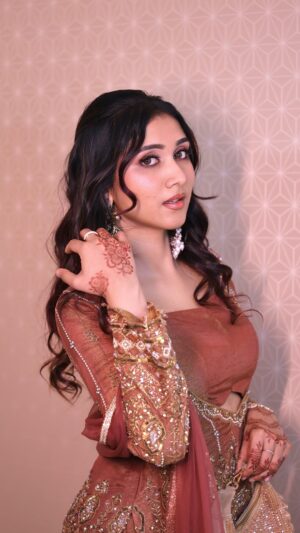 Neeha Riyaz Instagram - Slaying in my new fit ✨ 

Jasithaa did an amazing job with exactly what I referenced. Thank you for the outfit 🤌✨ @jazaashdesign ✨ 

Mua: @team_n_makeovers  Feenithas team is the best

Outfit and customized bag from : @jazaashdesign 
Hand chain : @goldencup_rental_jewellery 

#explore #outfitideas #fashion #partyideas #reels #bridesmaiddress  #partywear #pakisthaniwear #styledin #styleinspo #styledbypakistan #fitideas #fashionstyle