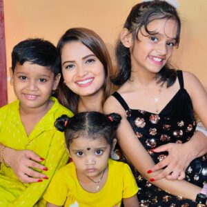 Neelam Giri Instagram - Happy Raksha Bhandhan …❤️💐🎁