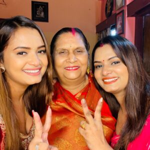 Neelam Giri Instagram - Happy Raksha Bhandhan …❤️💐🎁