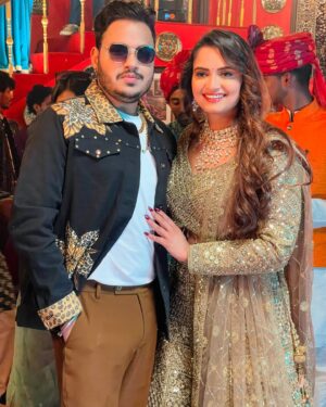 Neelam Giri Instagram - Songs coming soon 🔜 ….💞💞💞

Shoot complete ✅🤘❤️🙏🔥🔥ARADDHYA MUSIC ZONE (अभी पूरा भोजपुरी हिली बाबू) 🔥👑👑🔥🔥🔥
Company level @araddhya_musiczone 
STAR caste @ankush_raja_official ❤️🔥
Featuring @neelamgiri_ ❤️🔥
Writer Boss rampuri @princepriyedarsi
Producer @mukeshkumar07121988 ❤️🙏
Video @paradiseproduction23 🙏❤️
Project head @princepriyedarsi 
Project manager @music_director_guddu_katie 
Digital partner @gmjbhojpuri 
Digital owner @rajkumar.rn85 

#bhojpuri #song #virol #2025
#newpost #newyear #newdelhi 
#foryou
https://www.instagram.com/p/DEEVJt_NQkM/?img_index=2&igsh=MWJuY242dnVieGpndA==