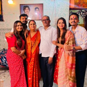 Neelam Giri Instagram - Happy Raksha Bhandhan …❤️💐🎁