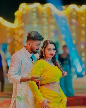 Neelam Giri Instagram - Bhojpuri Mein Pehli Baar , kuch alag @singhakshara ji ke awaz mein 🥀, Zabardast gana aa rha h with @neelamgiri_ 🔥(Expression queen) ultimate talented artist I ever met 🤞

New holi blast coming soon only on @harmoniyaarecords 🎬🧿

#swaggysinghrajput #explore #foryou #instagram #reels #holi #song