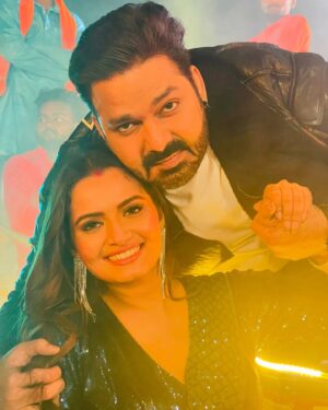 Neelam Giri Instagram - Le kar aa rahe bohut pyare pyare song with PowerStar @singhpawan999 Sir 🔥🔥